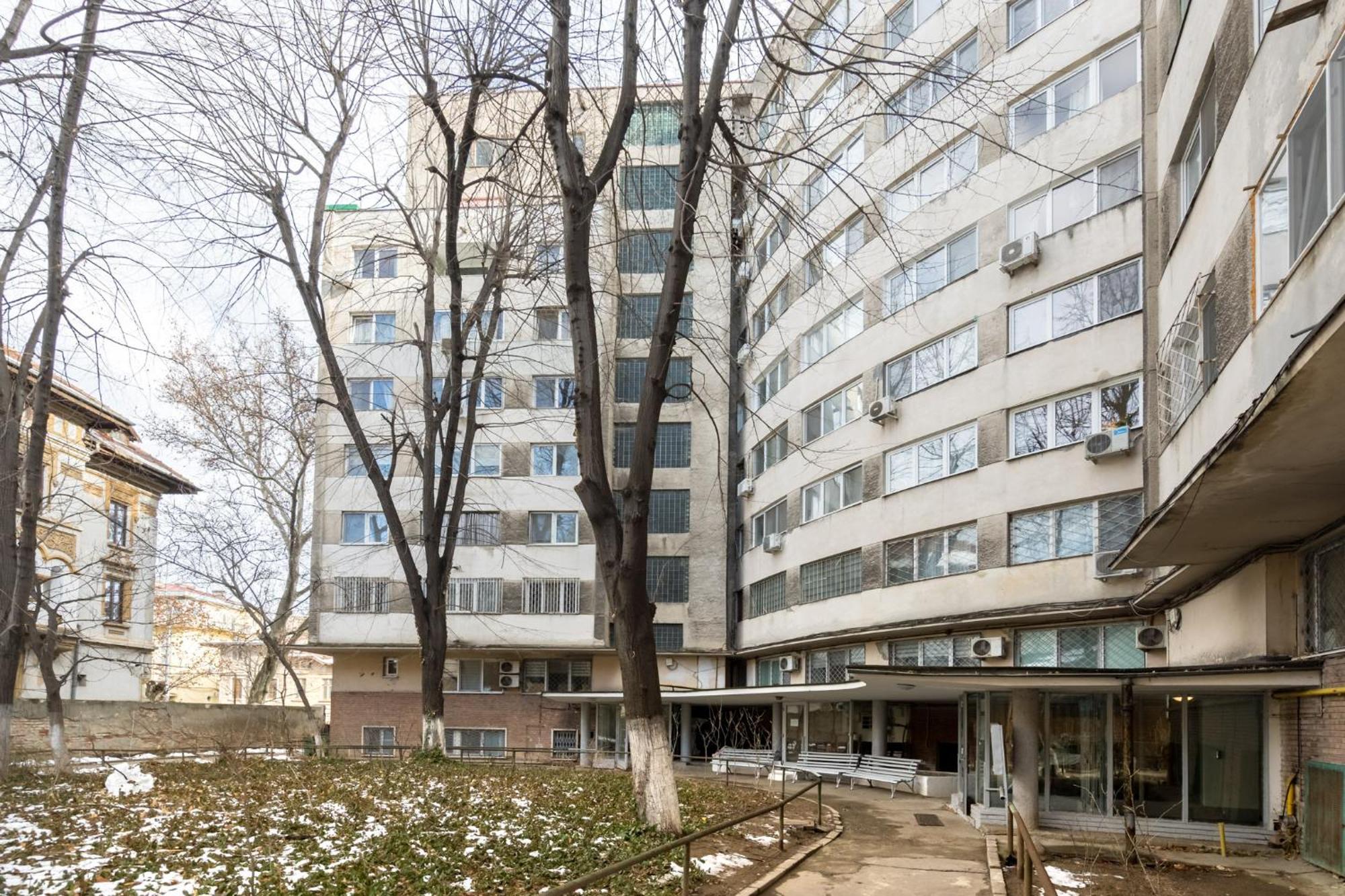 City View Apartment With Private Balcony Bucharest Exterior photo